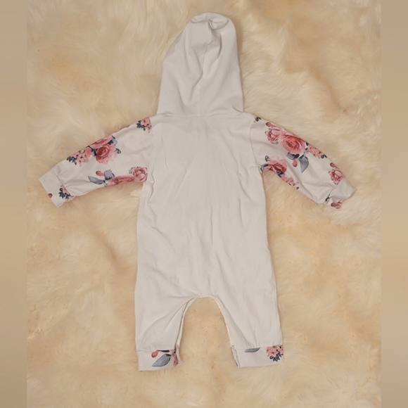Baby Hooded Romper - Picture 2 of 4